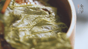 出鍋后撒上蔥花就可以啦。