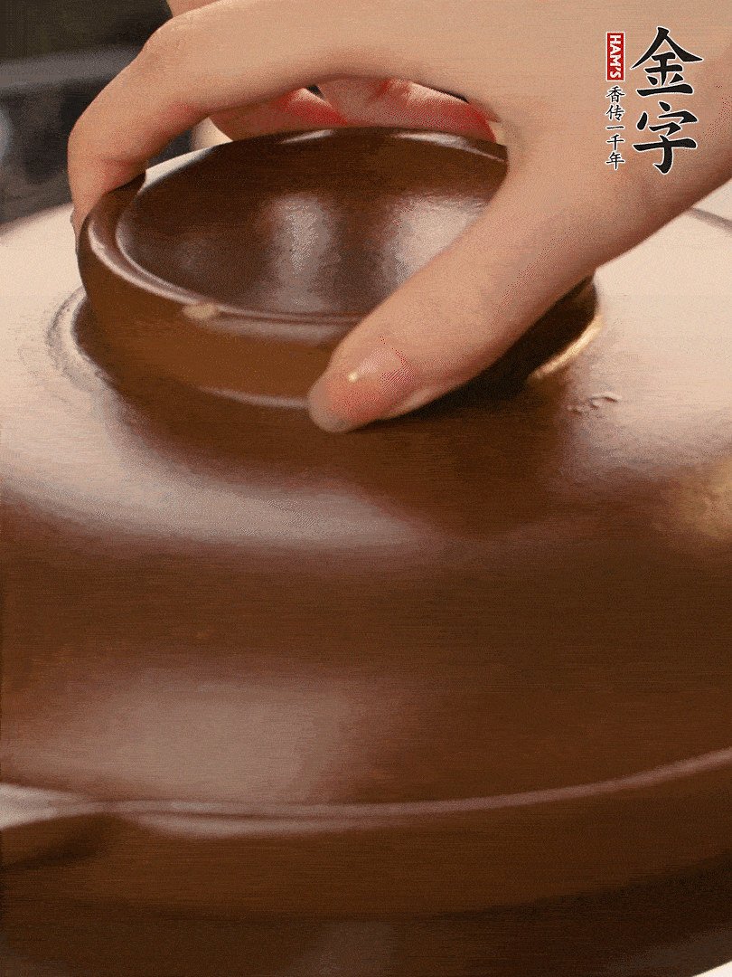 再下日本豆腐煮3分鐘。