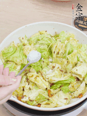 一點(diǎn)鹽、糖調(diào)味。