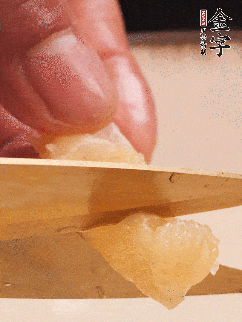 取出放入清水中，清洗表面，再剪成小段