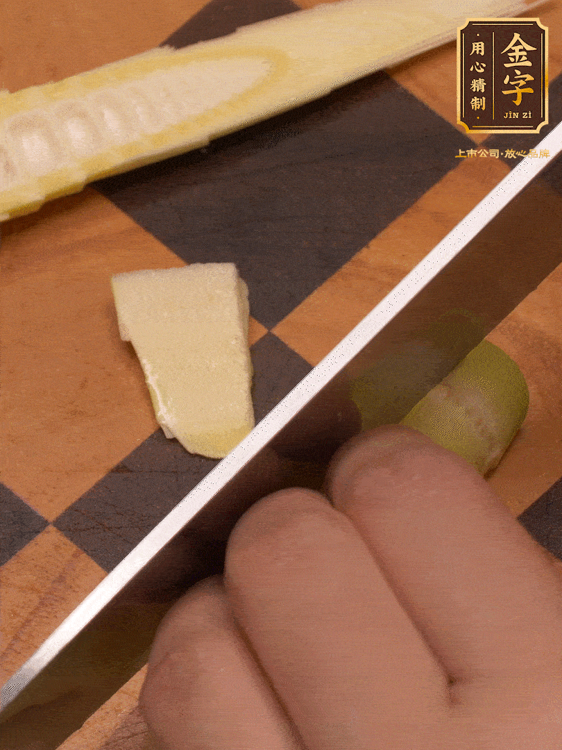 雷筍，剝?nèi)ネ鈿ぃ谐啥?>
					</div>
					<span>步驟 3/7</span>
					<p>雷筍，剝?nèi)ネ鈿?，切成?/p>
				</li><li>
					<div   id=