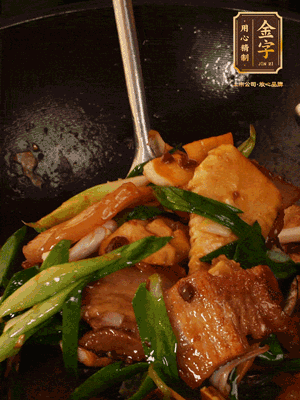 肉香、筍香相互融，醬香入味，脆嫩鮮美